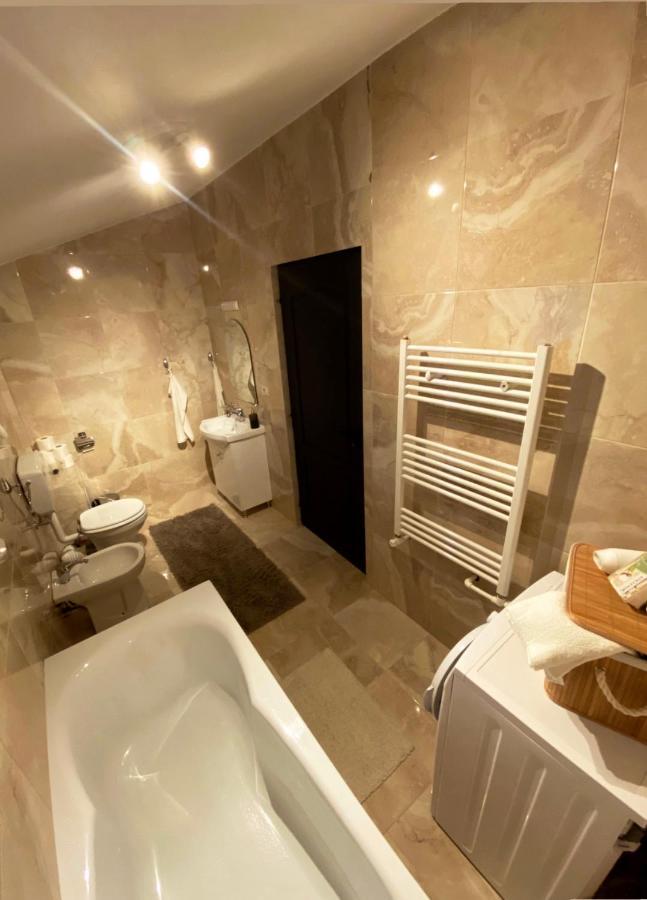 Mr&Mrs Aparthotel Fălticeni Eksteriør bilde
